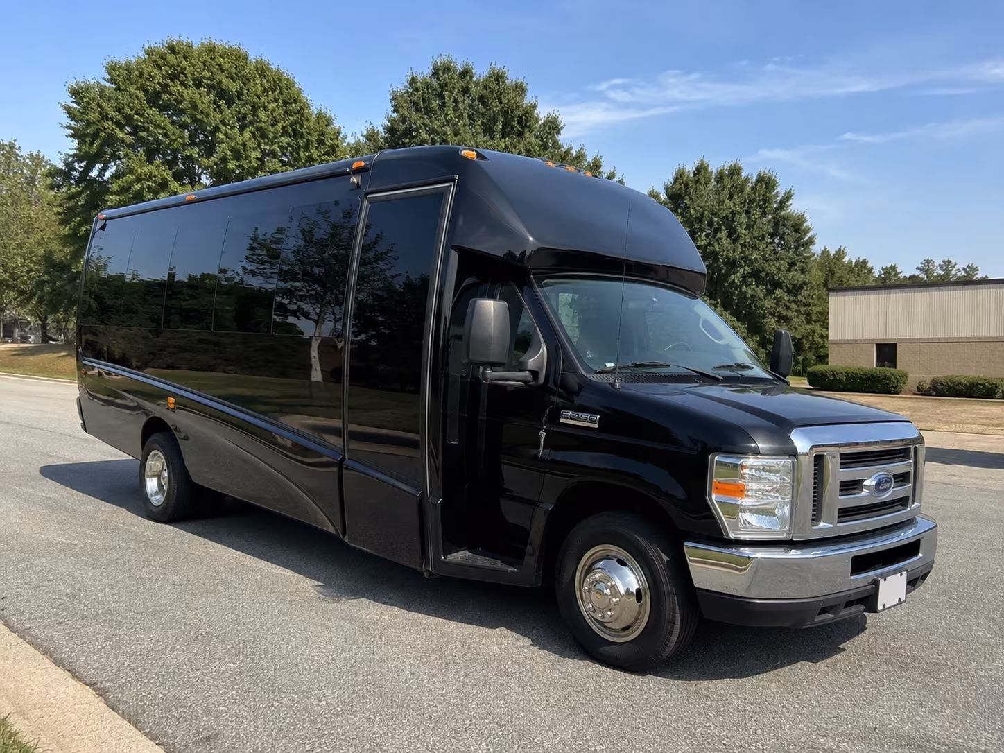 minibuses for south fulton prom groups that want to keep it tight