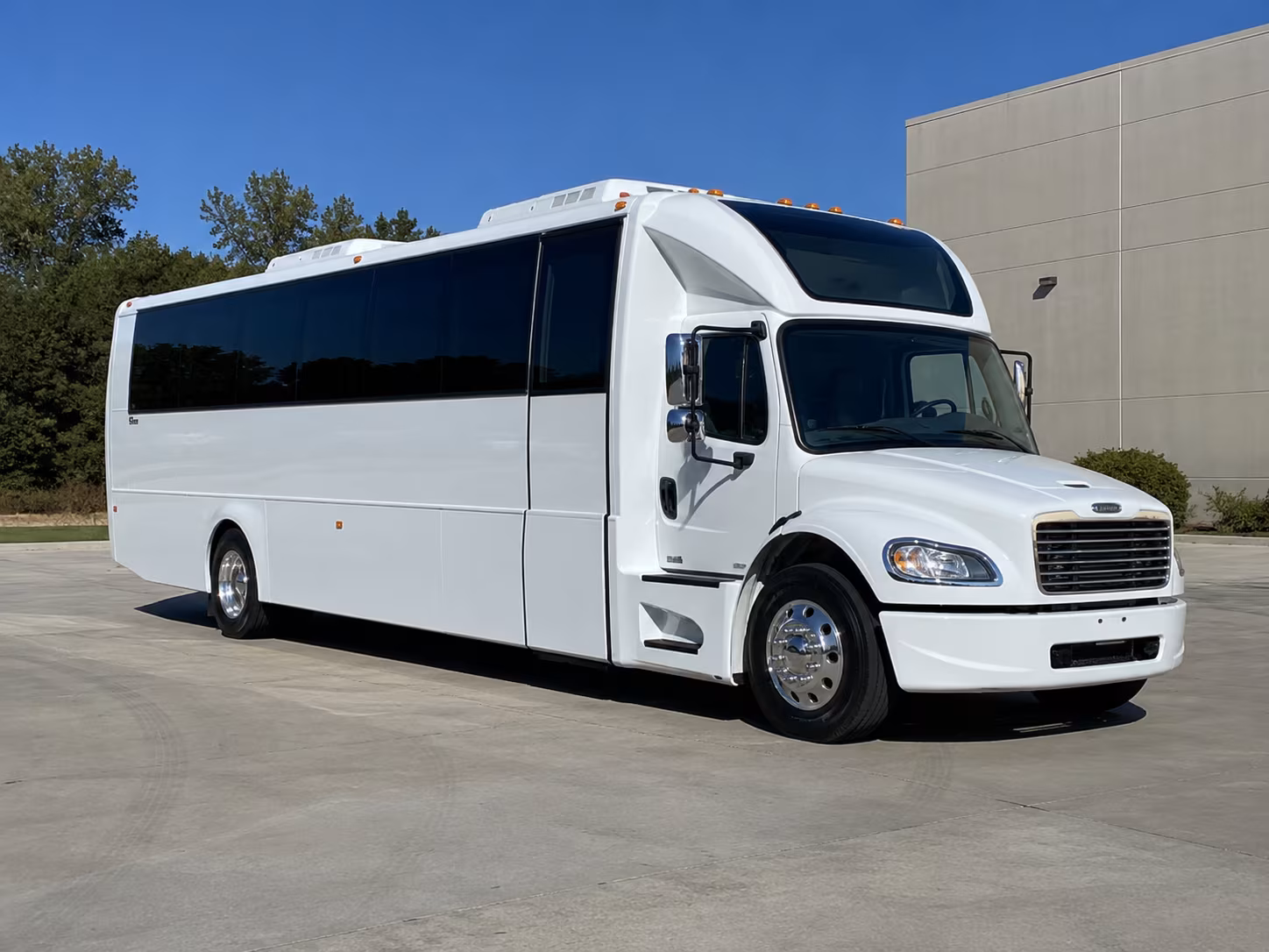 south fulton 28 passenger party bus